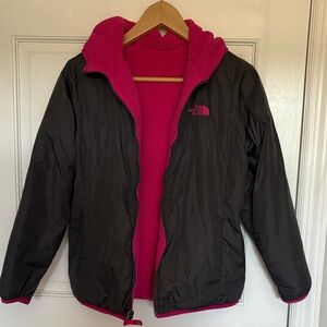 The North Face girl’s reversible Black and Pink Puffer fleece jacket size L